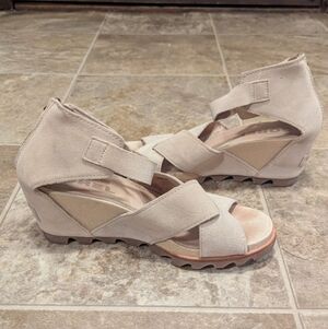 Sorel Light Beige Suede Crisscross Wedge Sandals Size 10